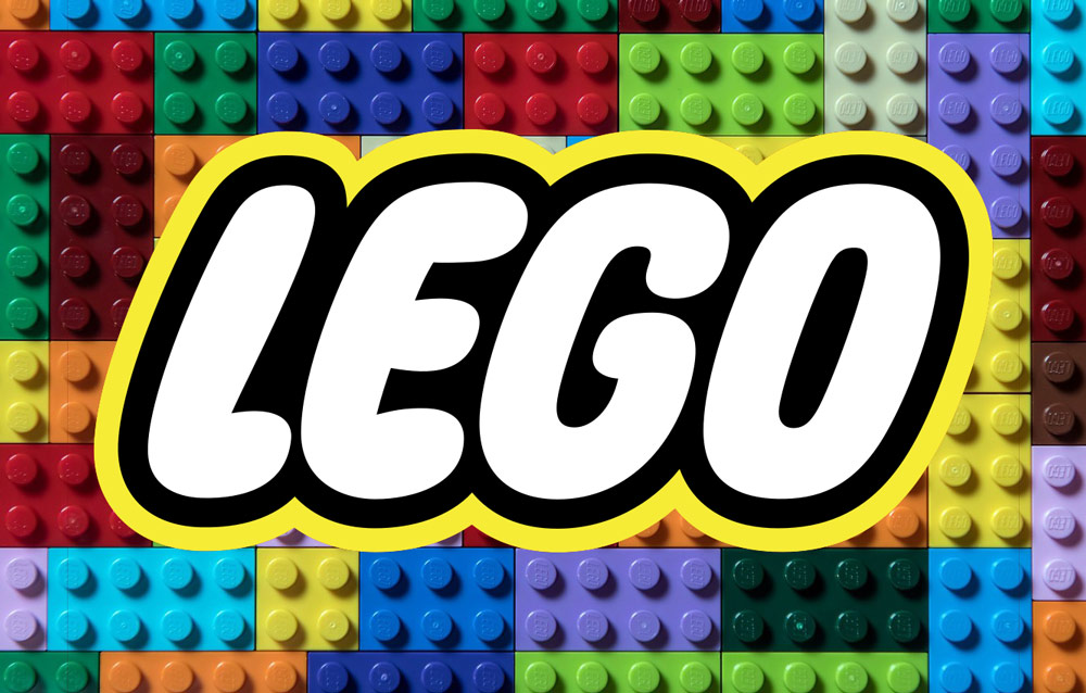Компания LEGO отмечает юбилей запуска своей первой видеоигры
