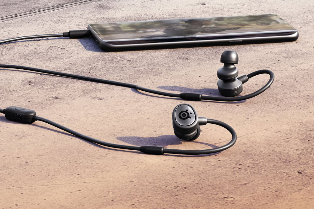 SteelSeries представляет Tusq — игровые наушники-вкладыши с двумя микрофонами и динамическими звуковыми драйверами