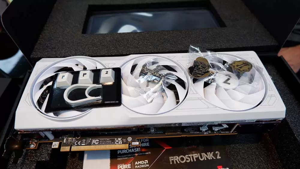 Sapphire представила кастомную видеокарту AMD Radeon RX 7700 XT в стиле Frostpunk 2